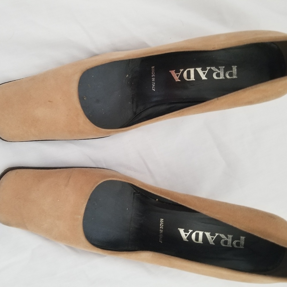 Prada 7.5 Suede camel pumps